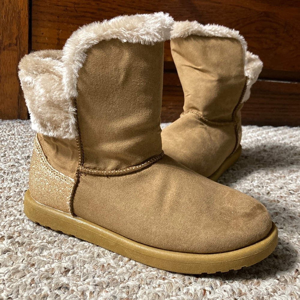 Tombik girl’s boots GUC